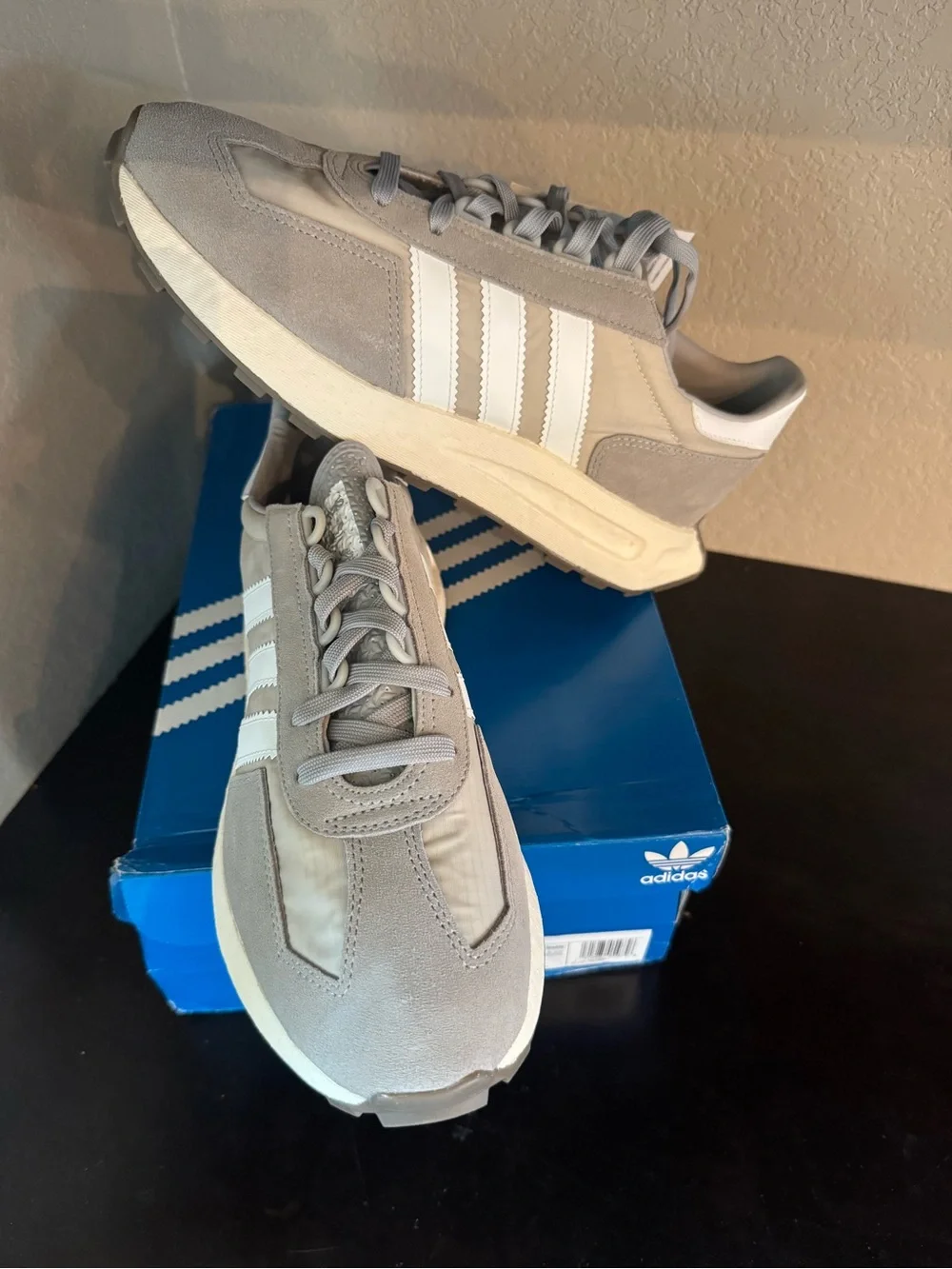 adidas Men's Grey and White Runner Sneakers
